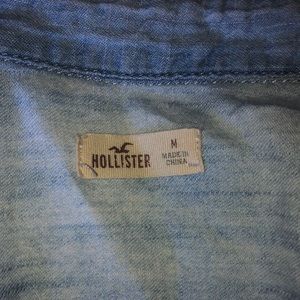 Hollister { blouse }